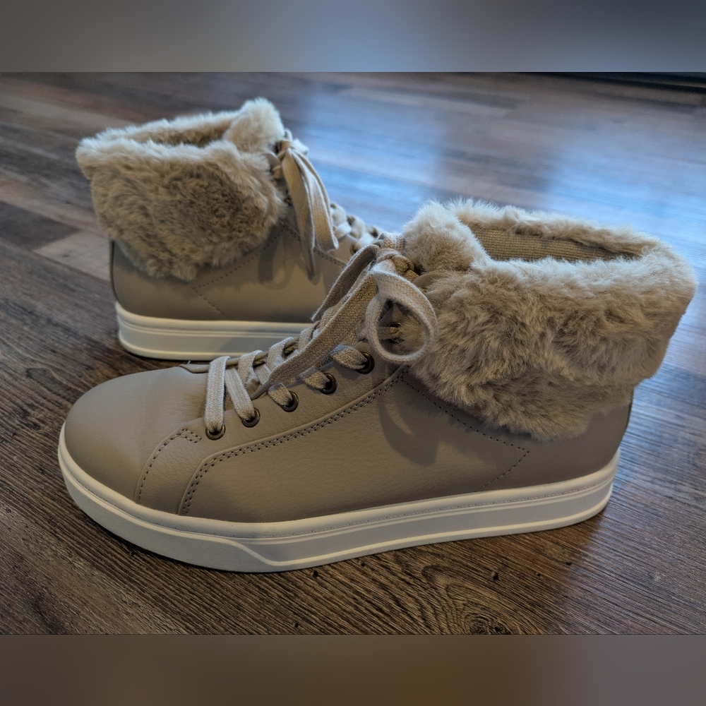 Koolaburra by UGG Womens Sundell Fuzz Chukka High Top Sneakers Ortholite Sz 8